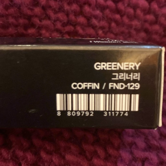 NIB Finger Suit Press on Nails Greenery Coffin - Picture 4 of 5